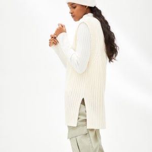 H&M light beige Oversized Rib-knit Sweater Vest size US women’s large.